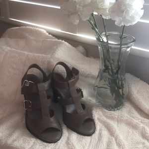 NIB Truffle Brown Heeled shoe sandal work or date!